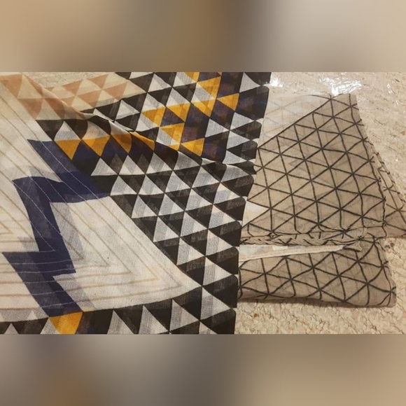 Scarf - Picture 2 of 4